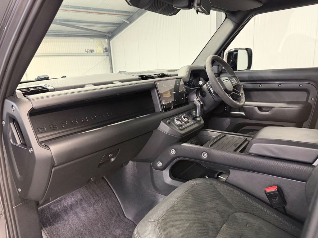 Used Land Rover Defender 2022 for sale - 77770998: Photo 14