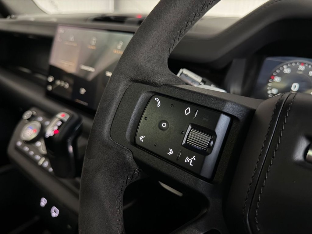 Used Land Rover Defender 2022 for sale - 77770998: Photo 27