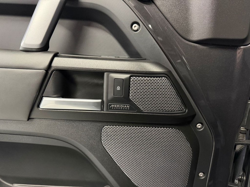 Used Land Rover Defender 2022 for sale - 77770998: Photo 30