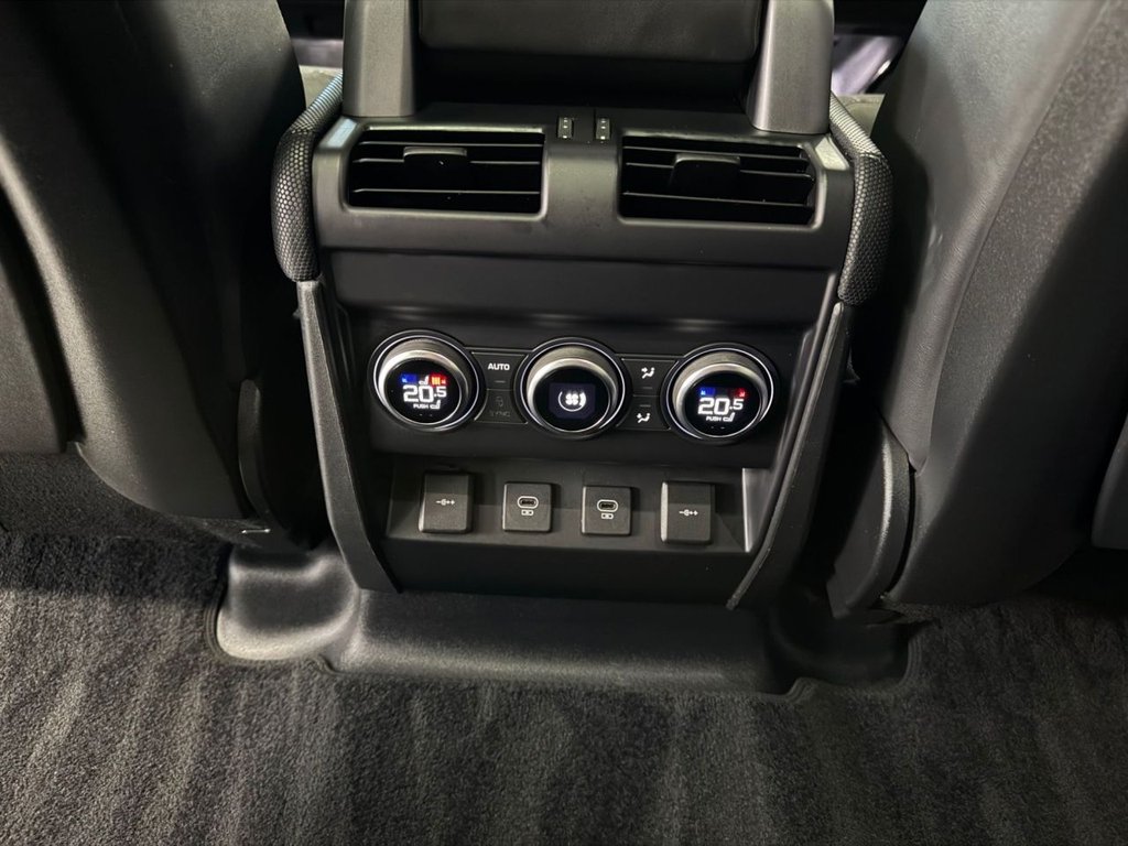 Used Land Rover Defender 2022 for sale - 77770998: Photo 32