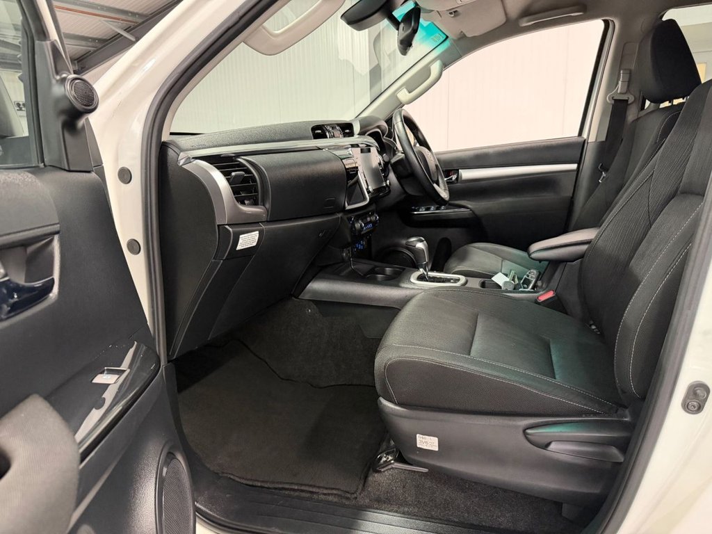 Used Toyota Hilux 2023 for sale - 77067589: Photo 15