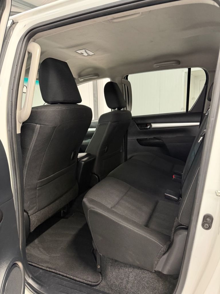 Used Toyota Hilux 2023 for sale - 77067589: Photo 16