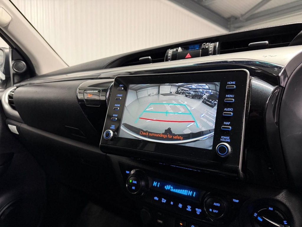 Used Toyota Hilux 2023 for sale - 77067589: Photo 17