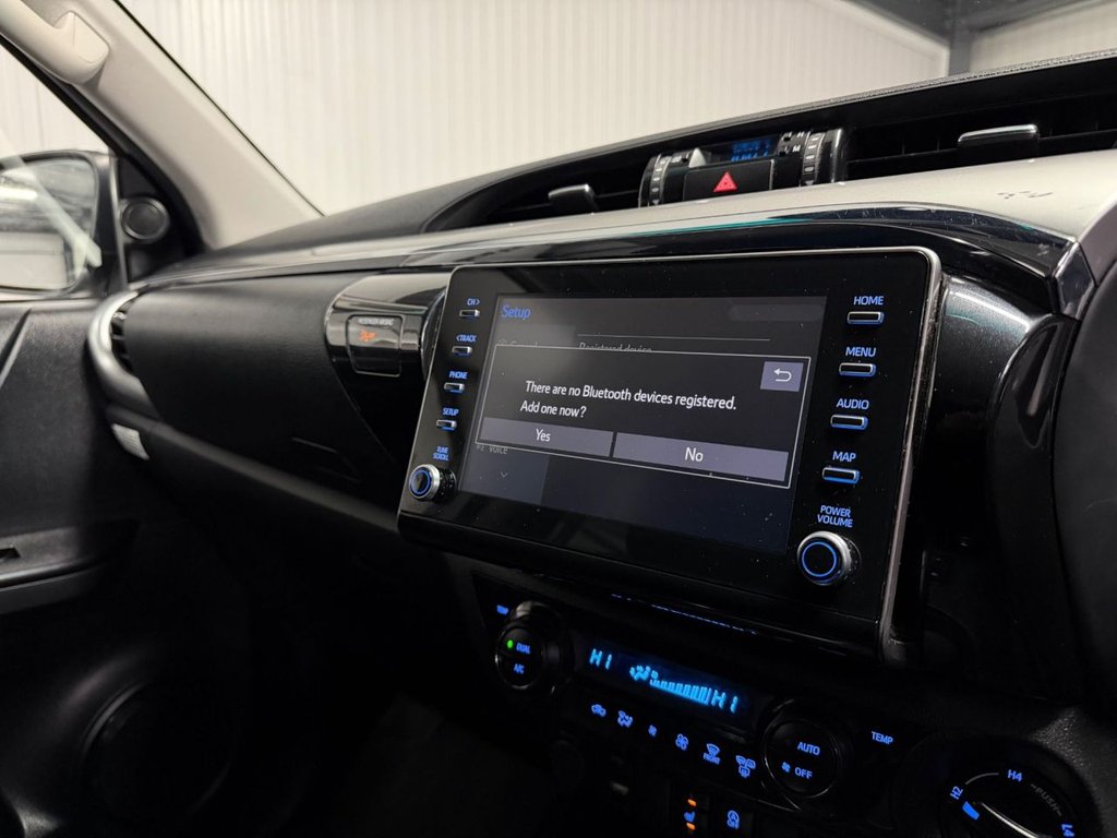 Used Toyota Hilux 2023 for sale - 77067589: Photo 18
