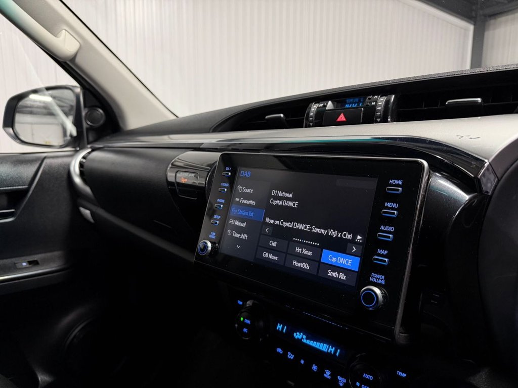 Used Toyota Hilux 2023 for sale - 77067589: Photo 19