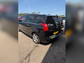 Used Peugeot 5008 2011 for sale - 79023827: Photo