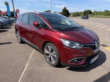 Used Renault Grand Scenic 2017 for sale - 79091316: Photo