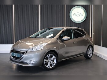 Used Peugeot 208 2015 for sale - 78531396: Photo