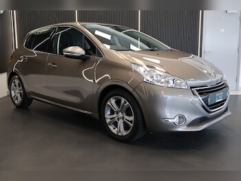 Used Peugeot 208 2015 for sale - 78531396: Photo