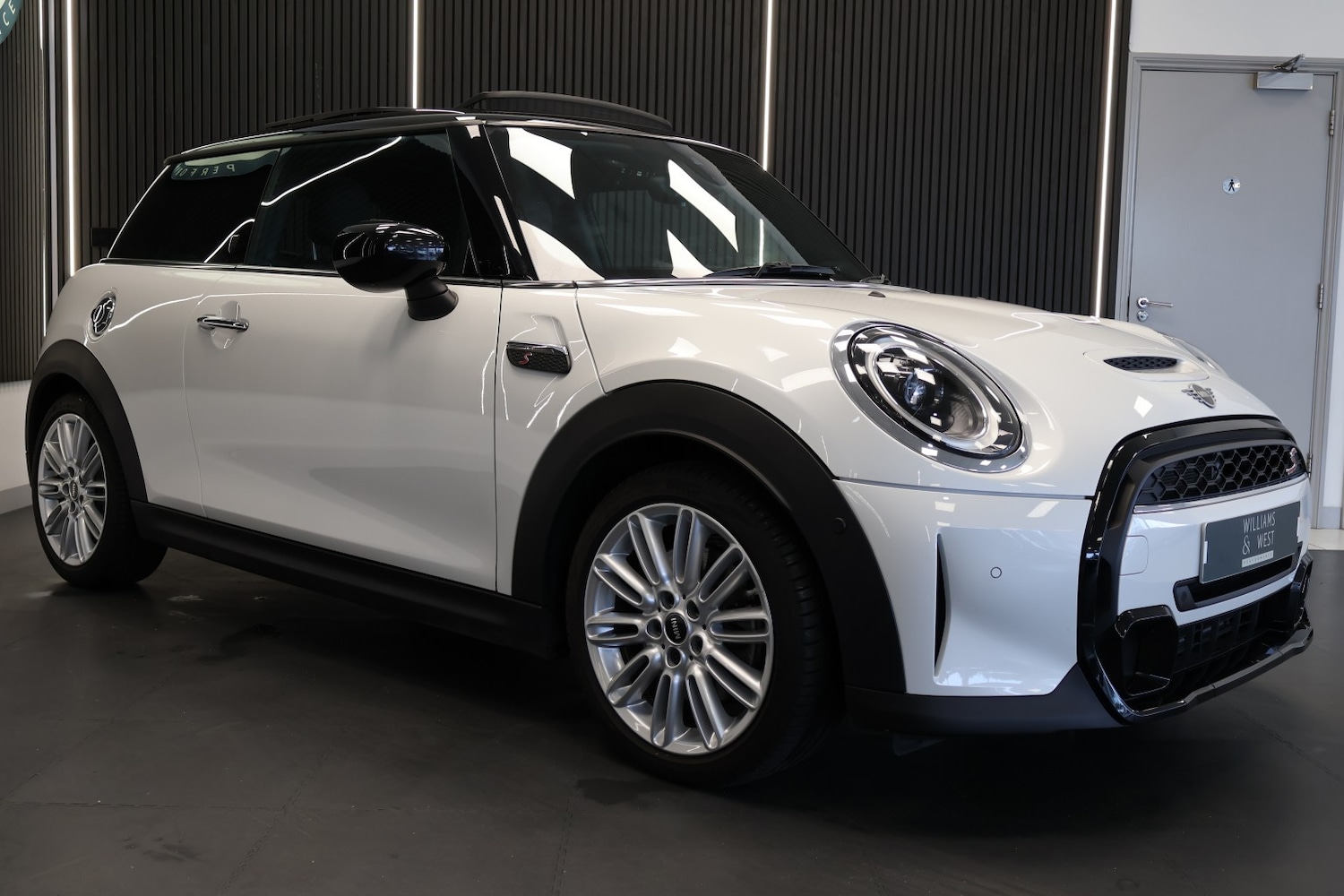 Used MINI Hatch 2023 for sale - 77595286: Photo 7