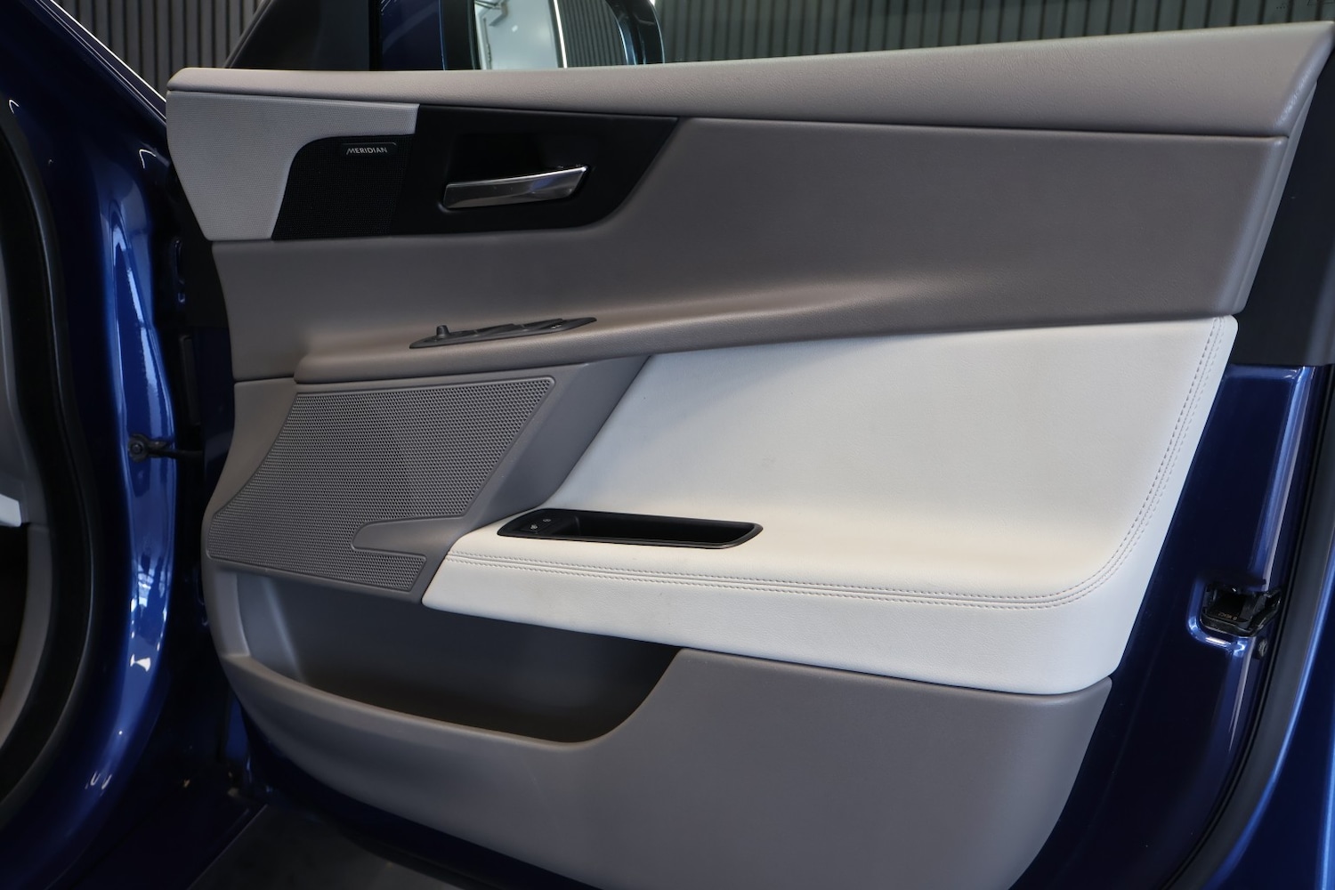 Used Jaguar XE 2015 for sale - 78219619: Photo 27