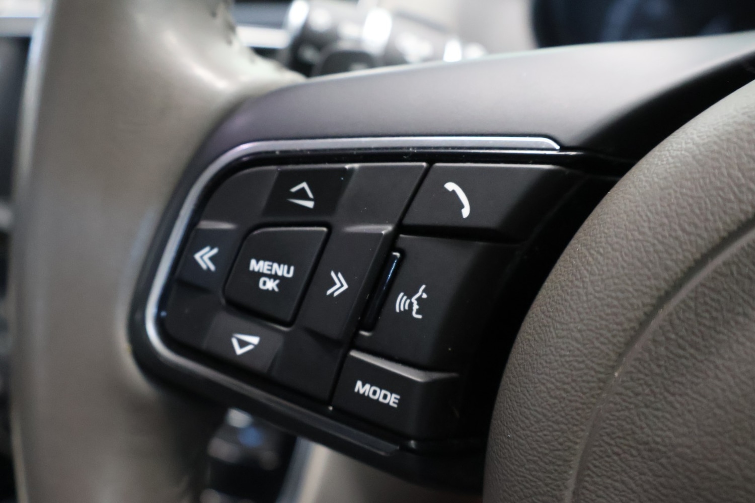 Used Jaguar XE 2015 for sale - 78219619: Photo 28