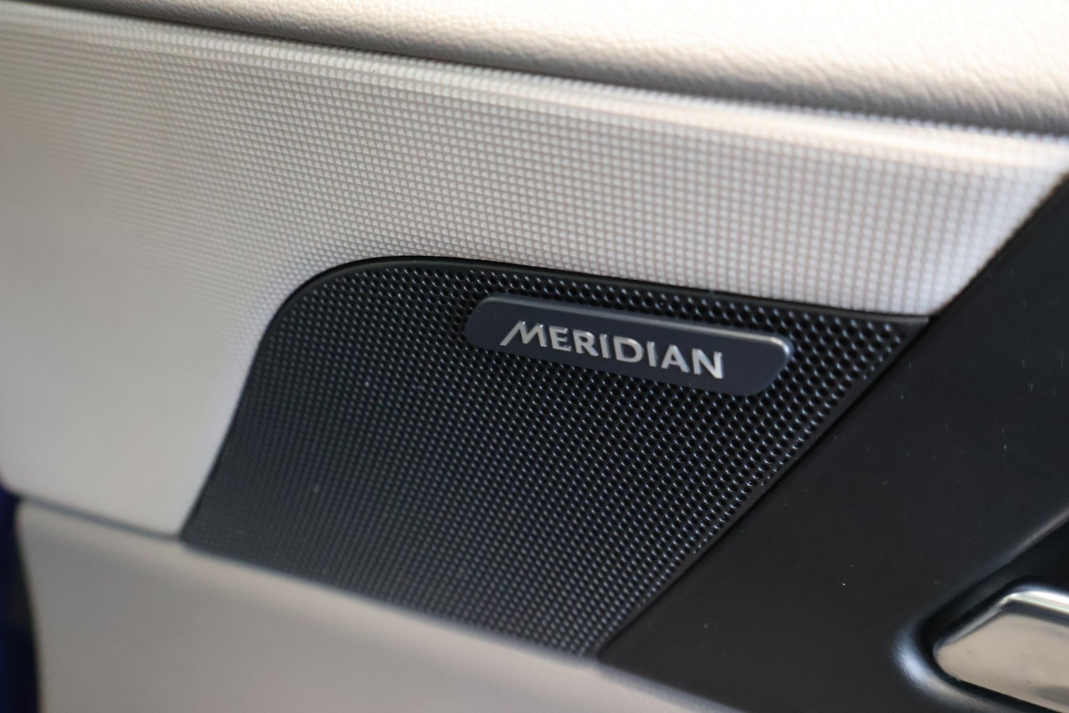 Used Jaguar XE 2015 for sale - 78219619: Photo 32