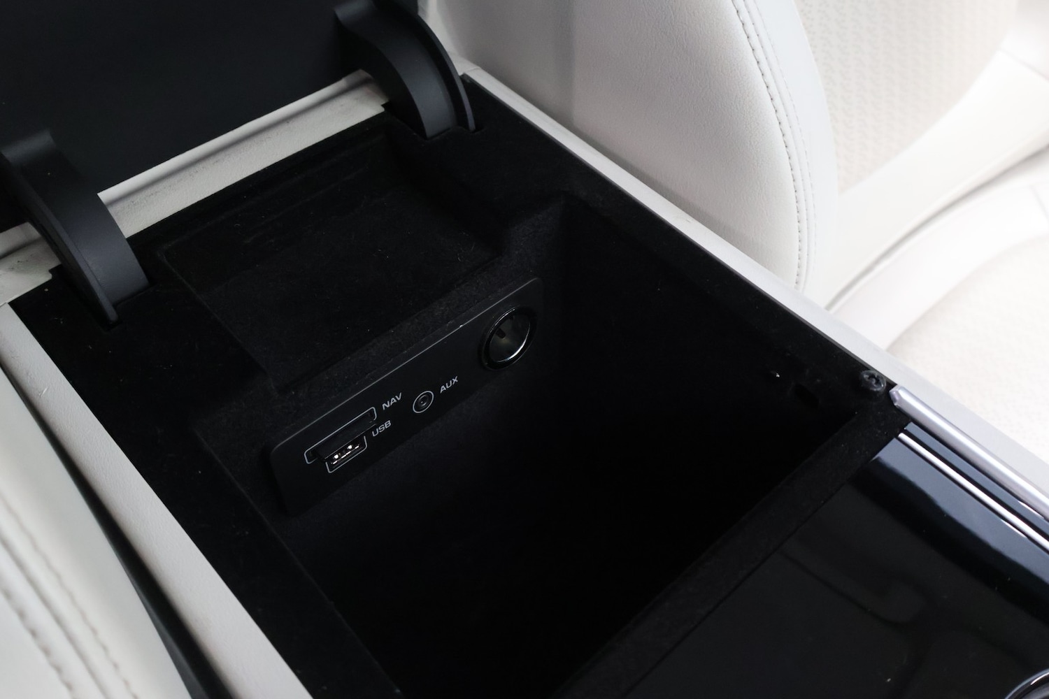 Used Jaguar XE 2015 for sale - 78219619: Photo 34