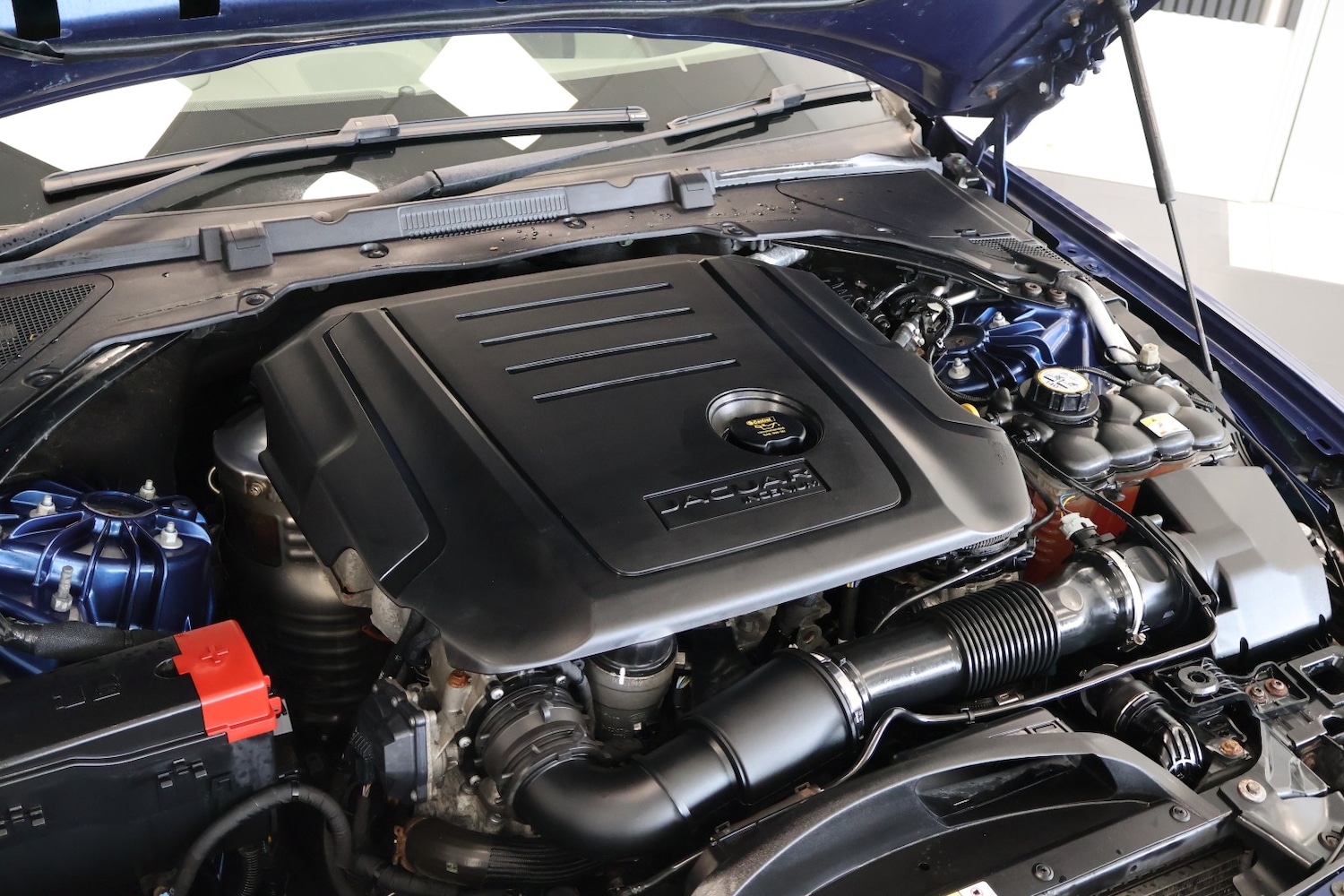 Used Jaguar XE 2015 for sale - 78219619: Photo 39