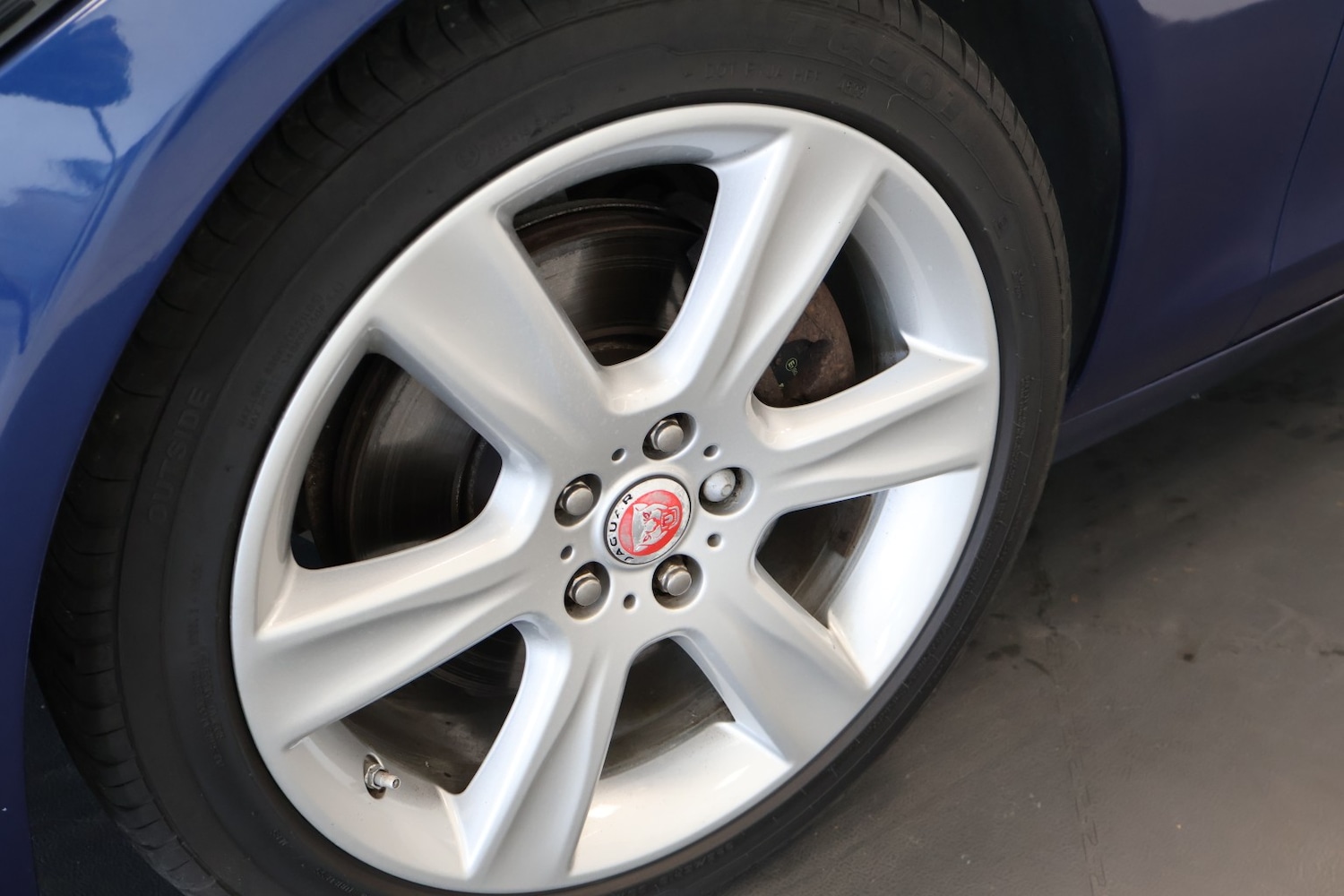 Used Jaguar XE 2015 for sale - 78219619: Photo 41