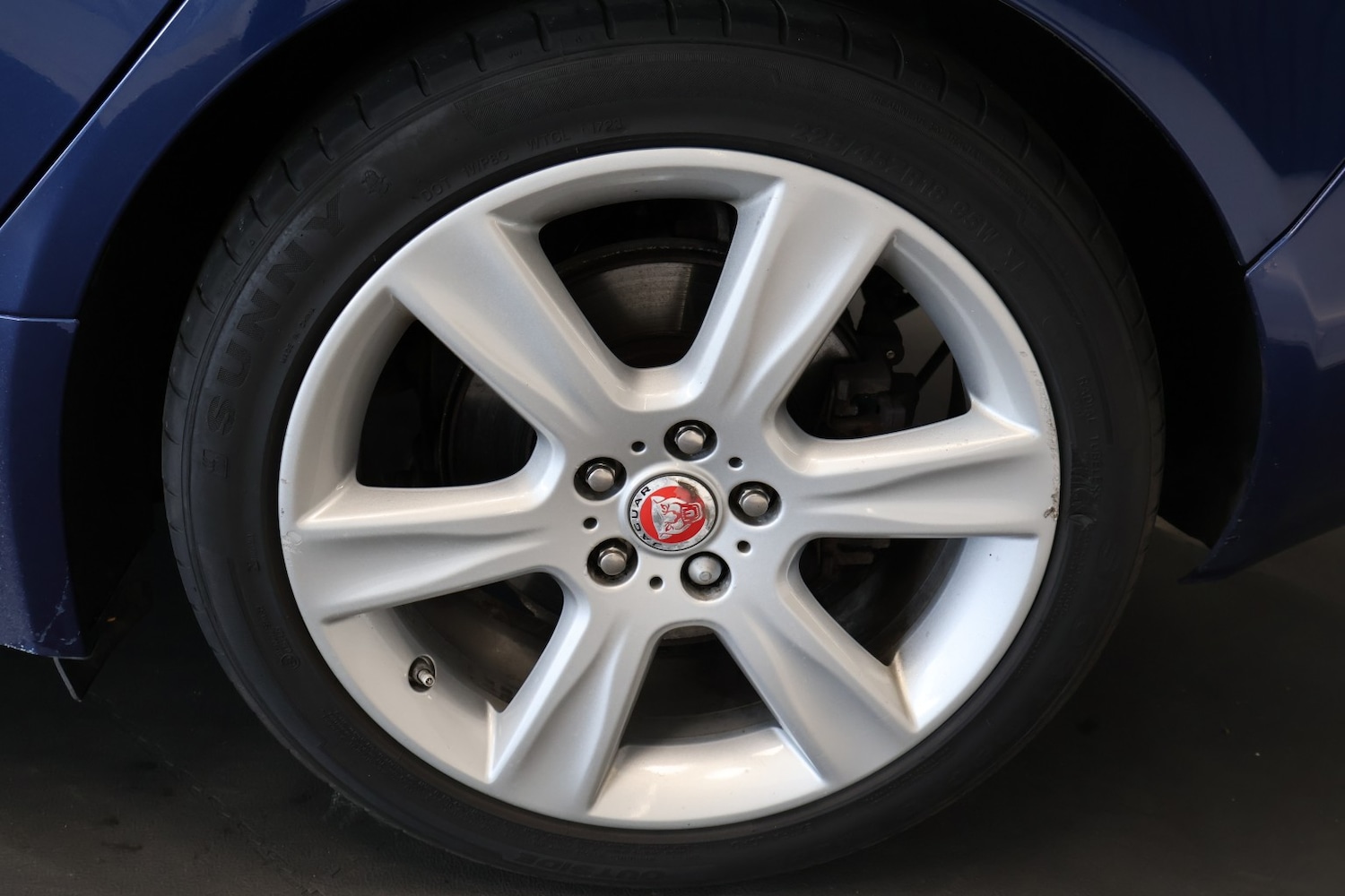 Used Jaguar XE 2015 for sale - 78219619: Photo 42