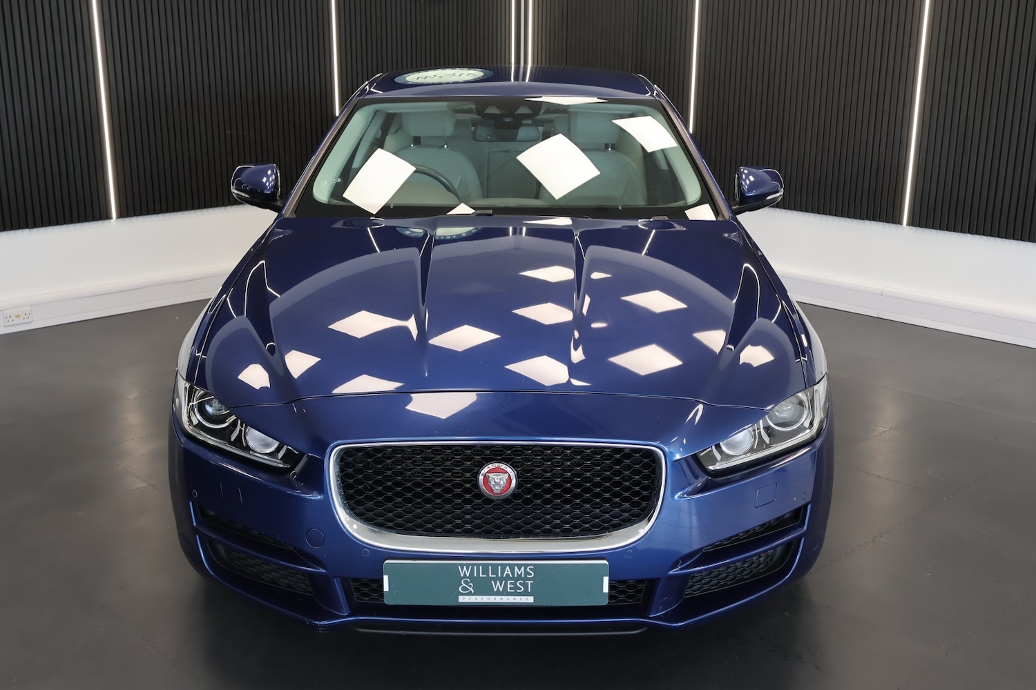 Used Jaguar XE 2015 for sale - 78219619: Photo 5