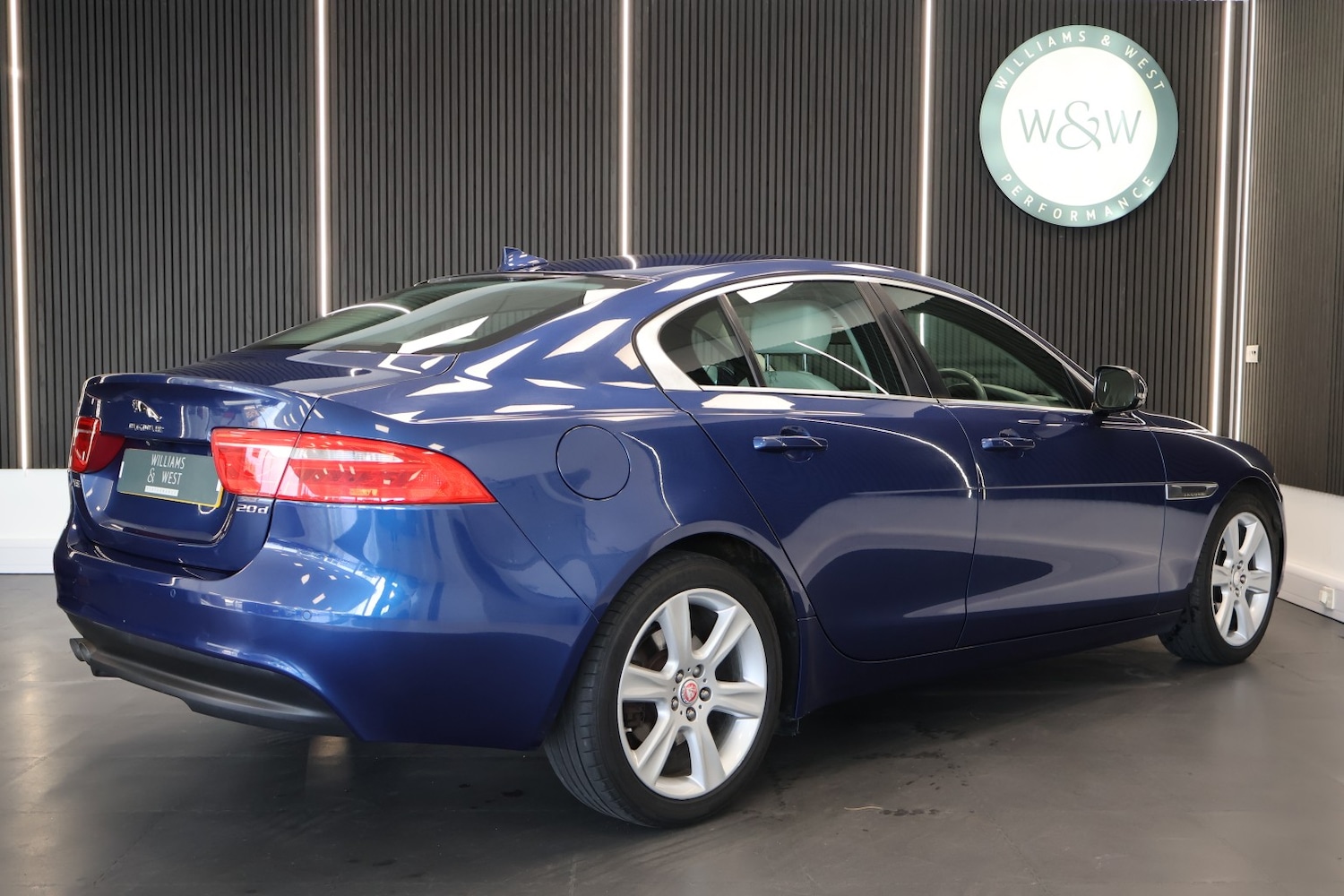 Used Jaguar XE 2015 for sale - 78219619: Photo 7