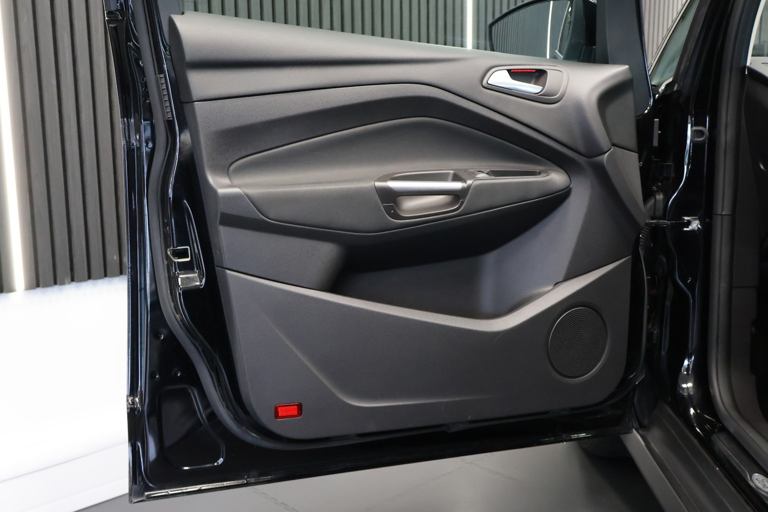 Used Ford C-Max 2016 for sale - 77636910: Photo 14