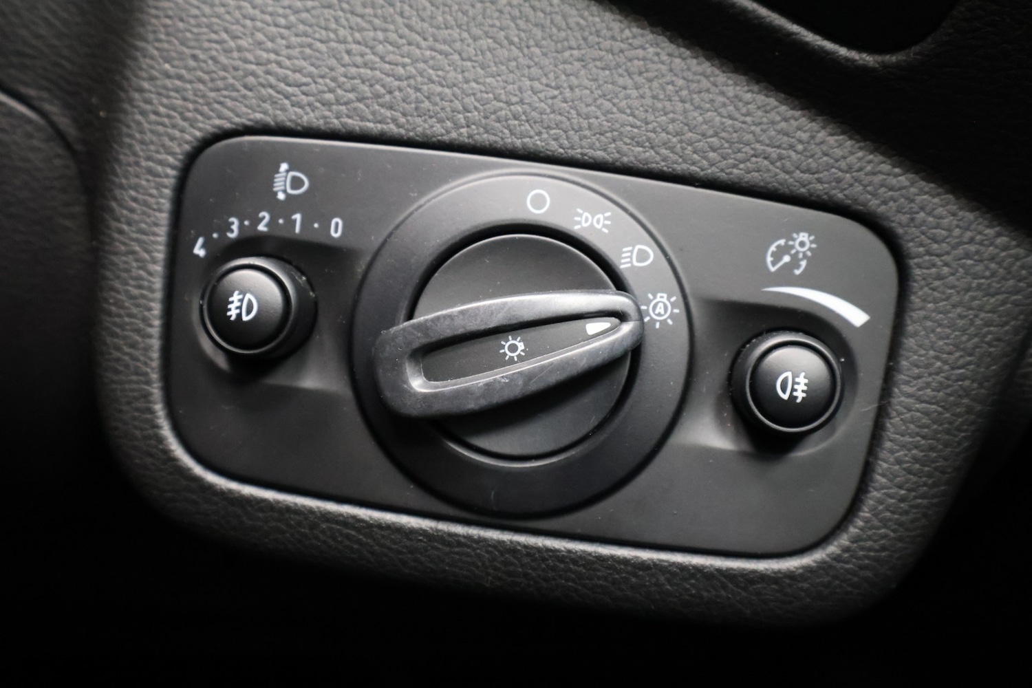 Used Ford C-Max 2016 for sale - 77636910: Photo 19