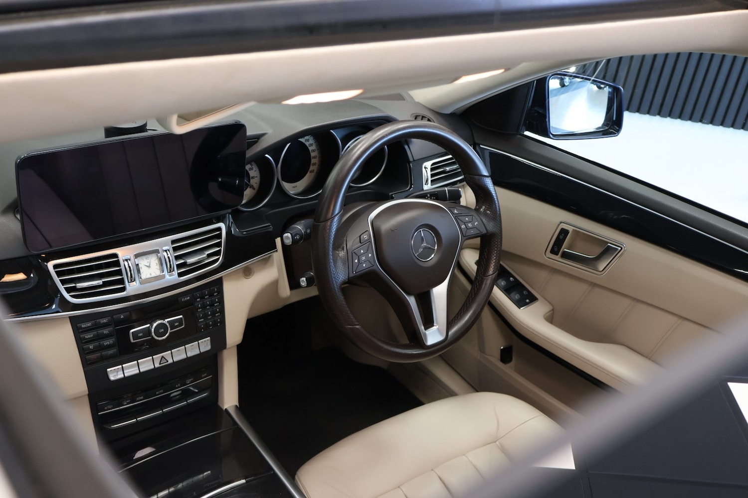 Used Mercedes-Benz E Class 2014 for sale - 78070594: Photo 22