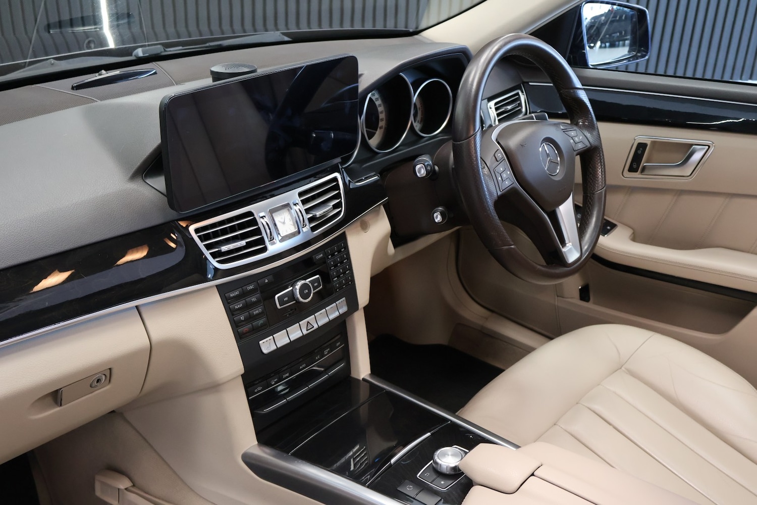 Used Mercedes-Benz E Class 2014 for sale - 78070594: Photo 25