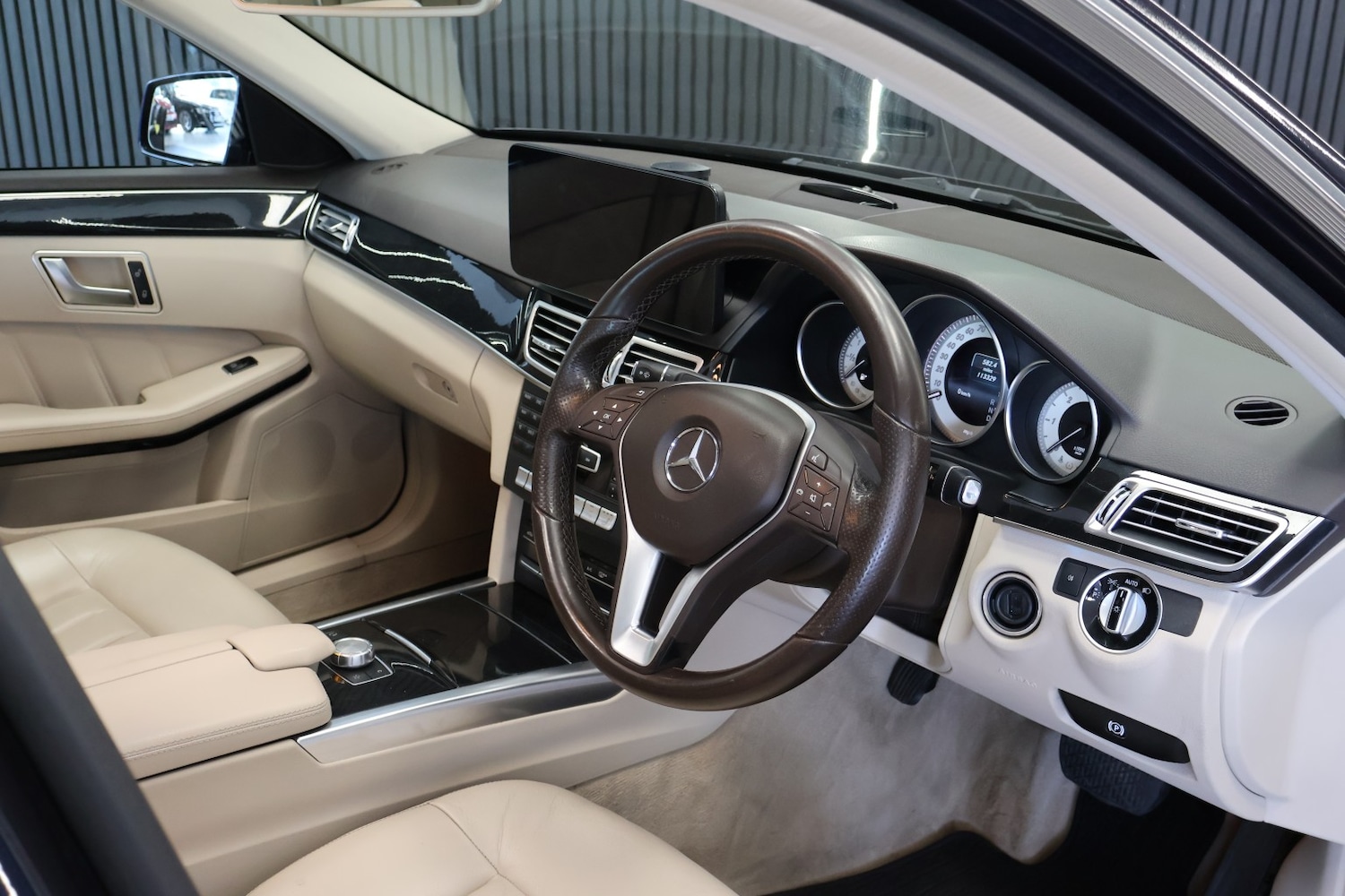 Used Mercedes-Benz E Class 2014 for sale - 78070594: Photo 27