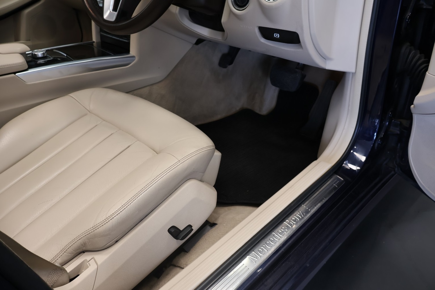 Used Mercedes-Benz E Class 2014 for sale - 78070594: Photo 30