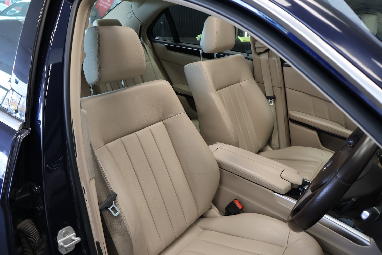 Used Mercedes-Benz E Class 2014 for sale - 78070594: Photo 32