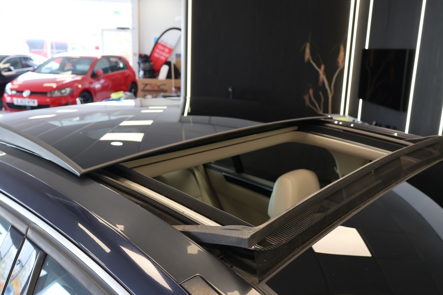 Used Mercedes-Benz E Class 2014 for sale - 78070594: Photo 46