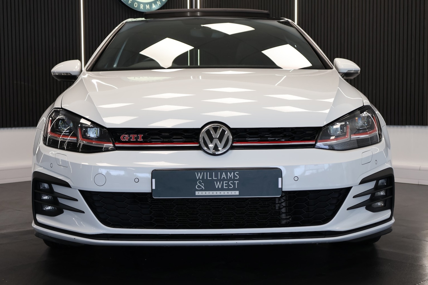 Used Volkswagen Golf 2019 for sale - 77595337: Photo 2