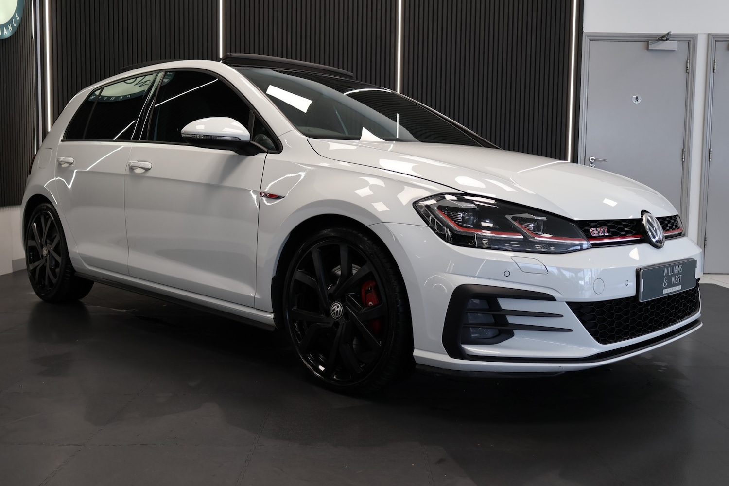 Used Volkswagen Golf 2019 for sale - 77595337: Photo 4