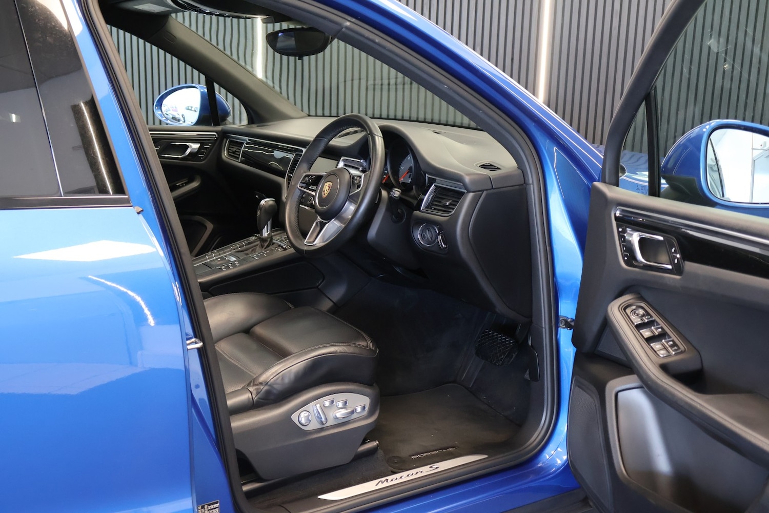 Used Porsche Macan 2015 for sale - 78197994: Photo 22