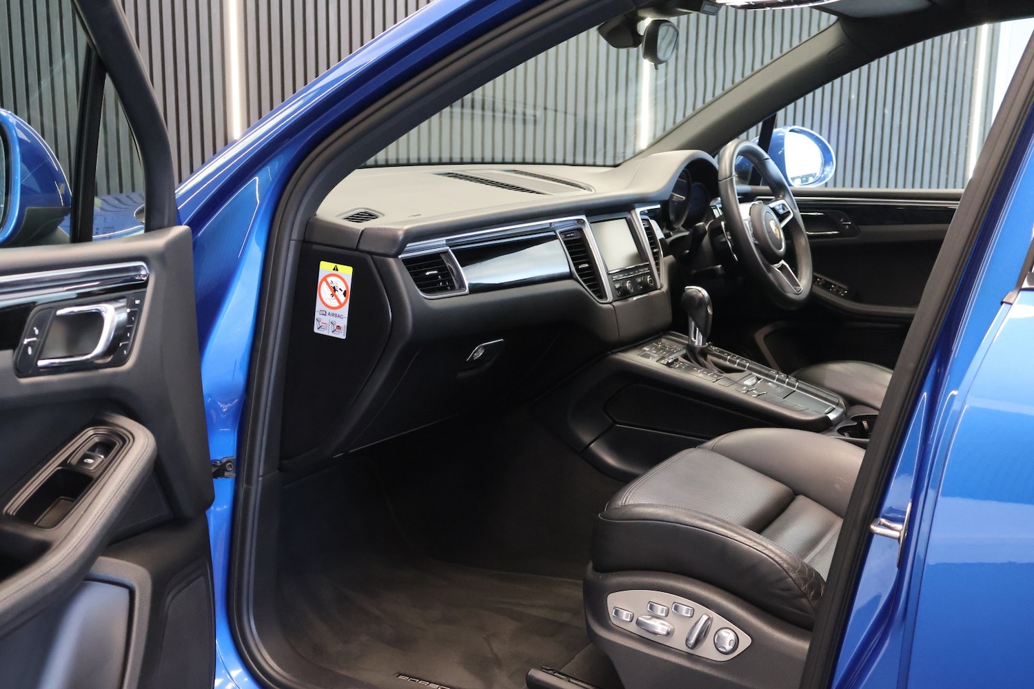 Used Porsche Macan 2015 for sale - 78197994: Photo 26