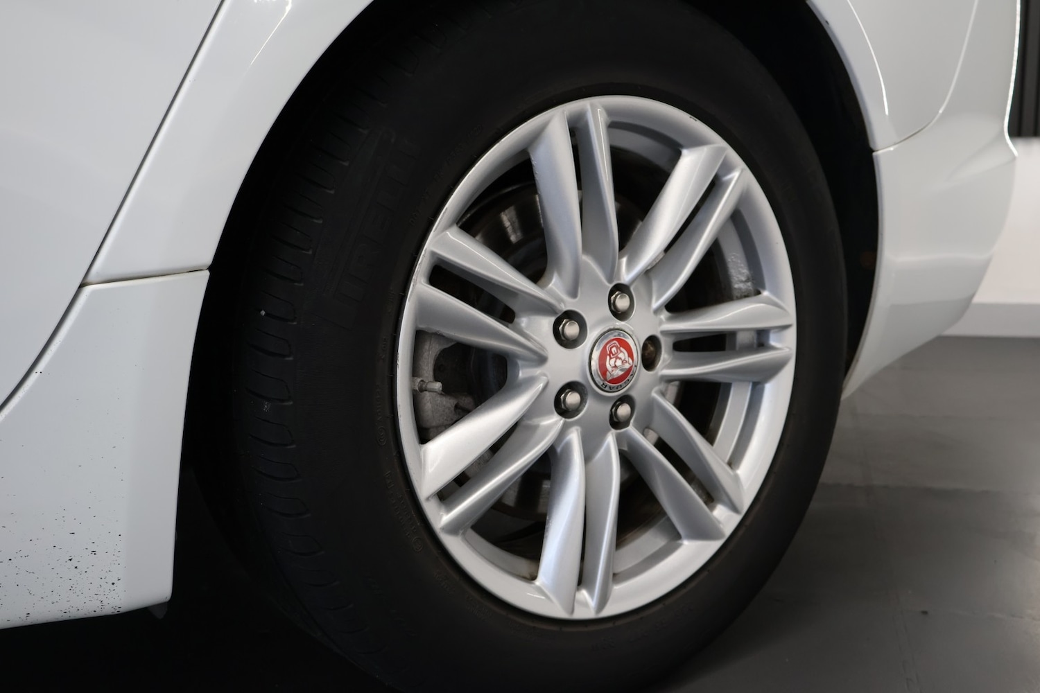 Used Jaguar XF 2015 for sale - 77851357: Photo 10