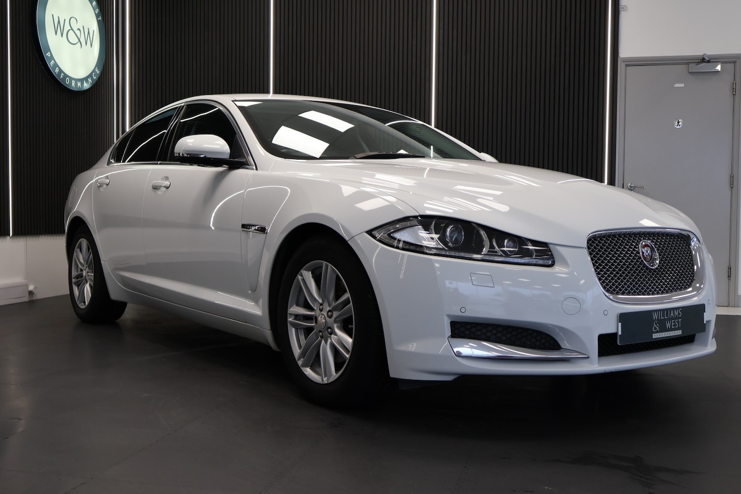 Used Jaguar XF 2015 for sale - 77851357: Photo 11