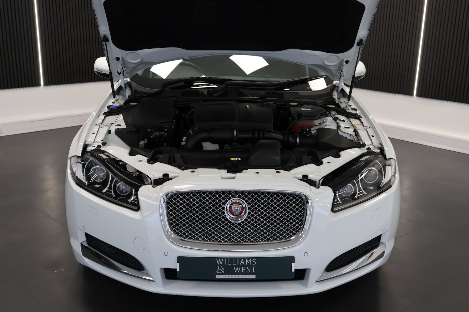 Used Jaguar XF 2015 for sale - 77851357: Photo 21