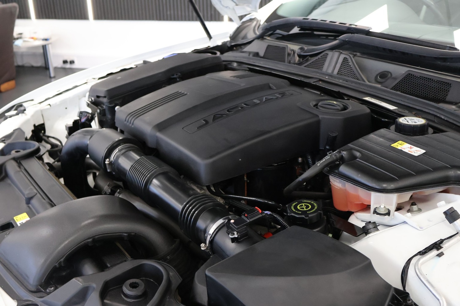 Used Jaguar XF 2015 for sale - 77851357: Photo 24