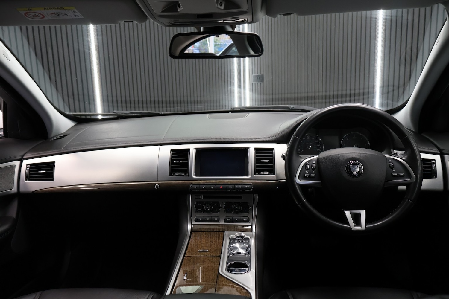 Used Jaguar XF 2015 for sale - 77851357: Photo 27