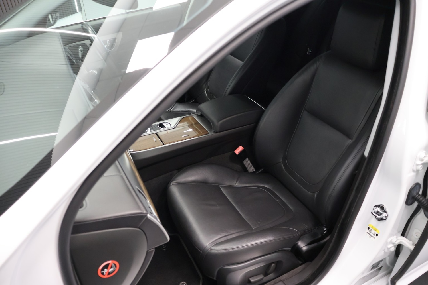 Used Jaguar XF 2015 for sale - 77851357: Photo 33