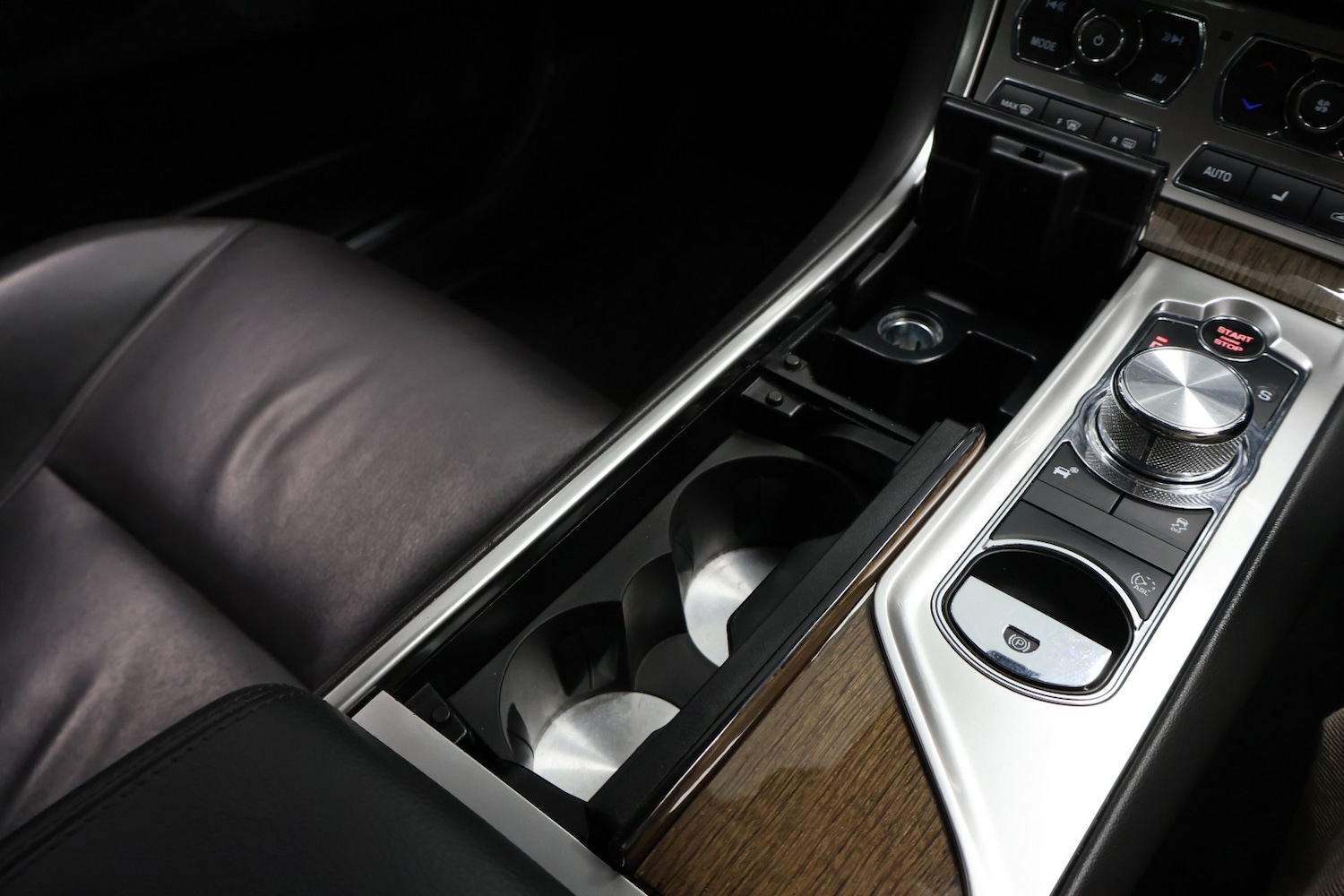 Used Jaguar XF 2015 for sale - 77851357: Photo 40