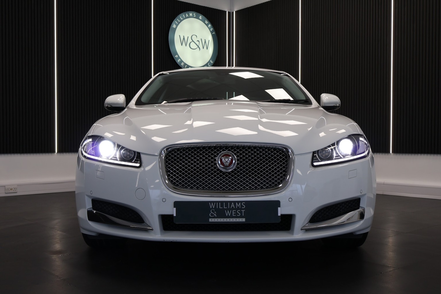 Used Jaguar XF 2015 for sale - 77851357: Photo 6