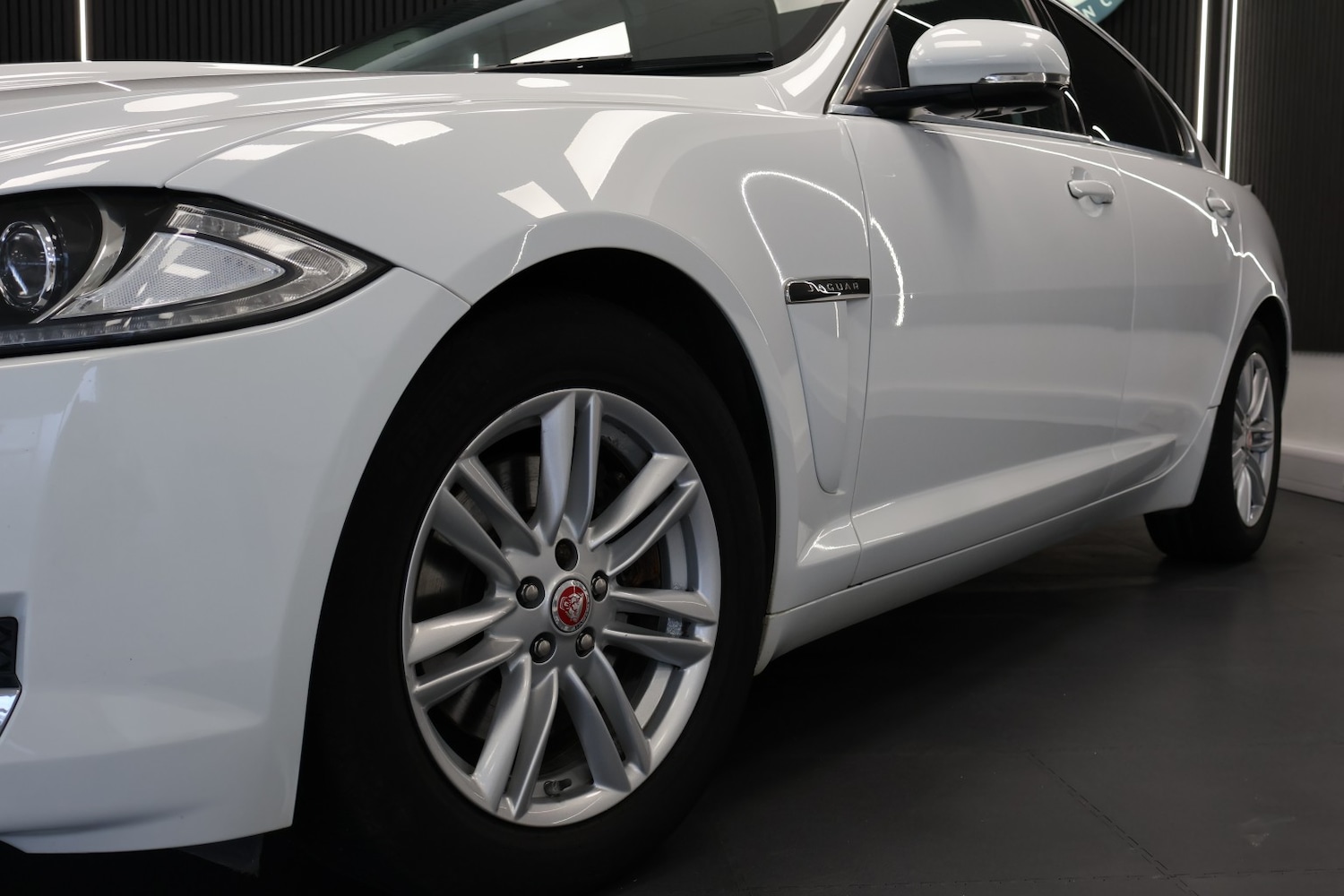 Used Jaguar XF 2015 for sale - 77851357: Photo 7