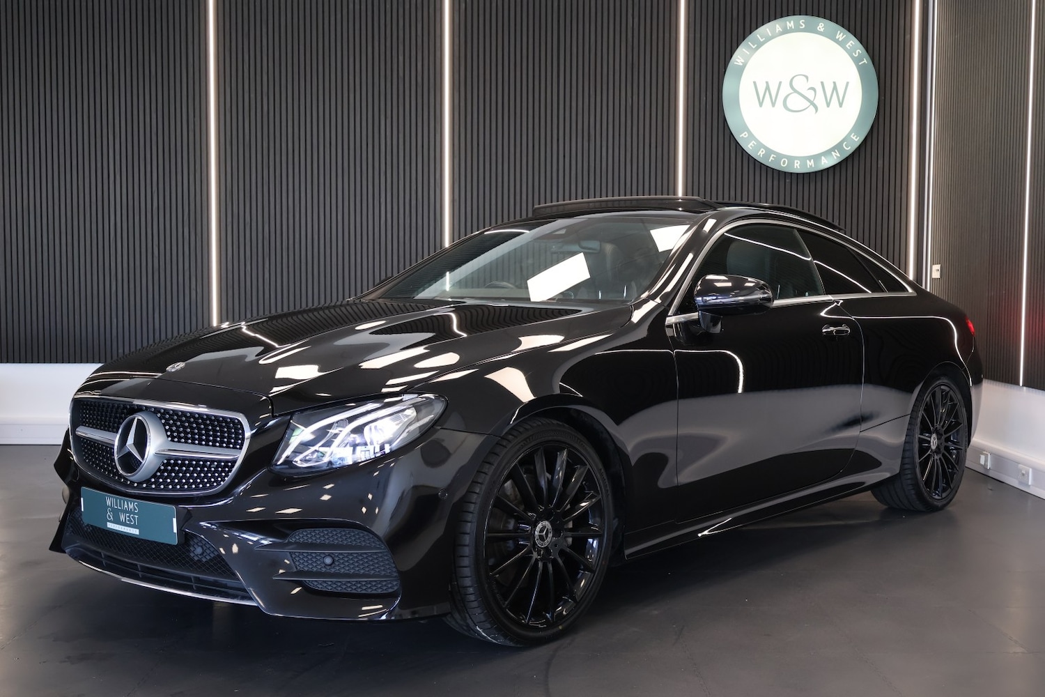 Used Mercedes-Benz E Class 2018 for sale - 77610040: Photo 3