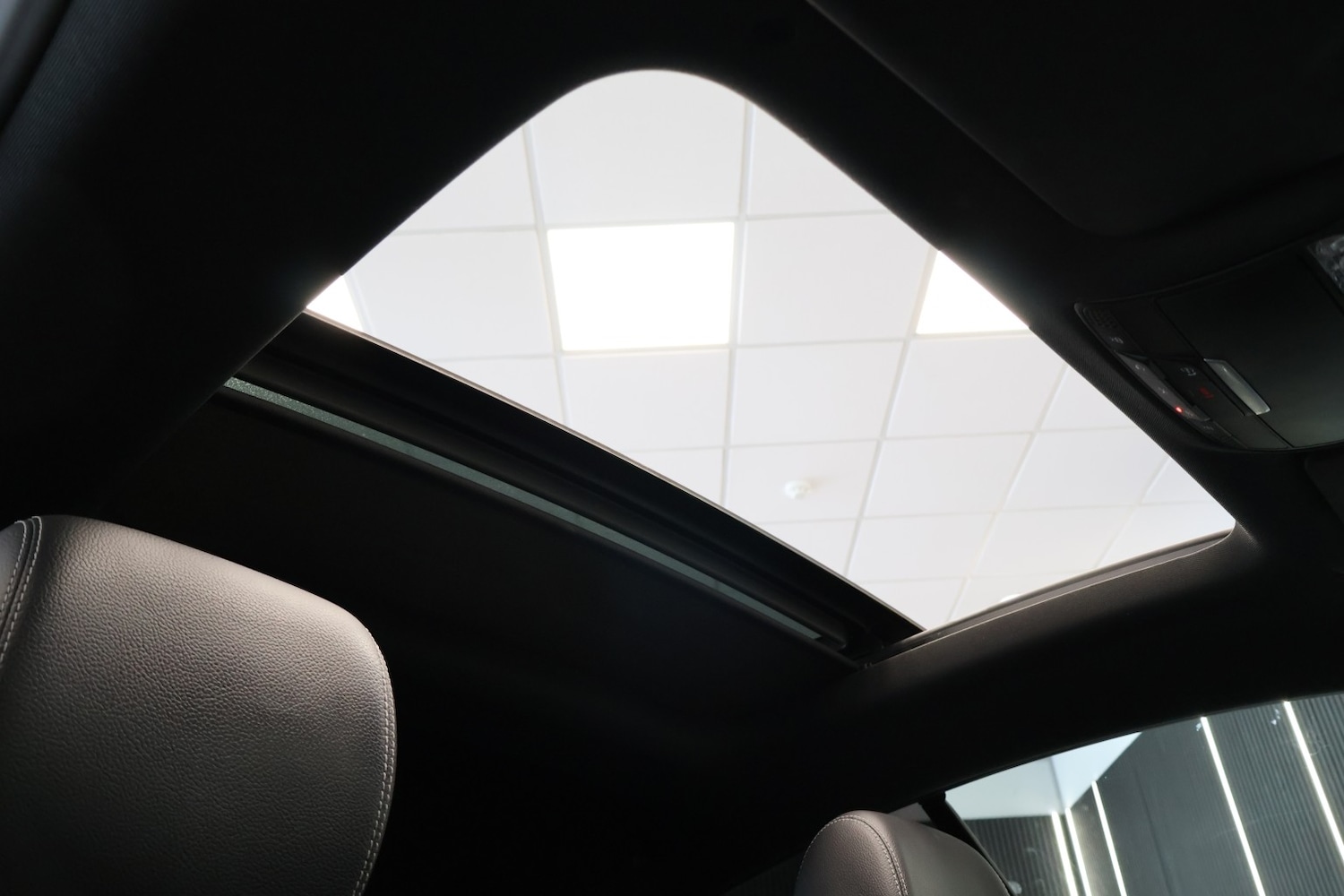 Used Mercedes-Benz E Class 2018 for sale - 77610040: Photo 33