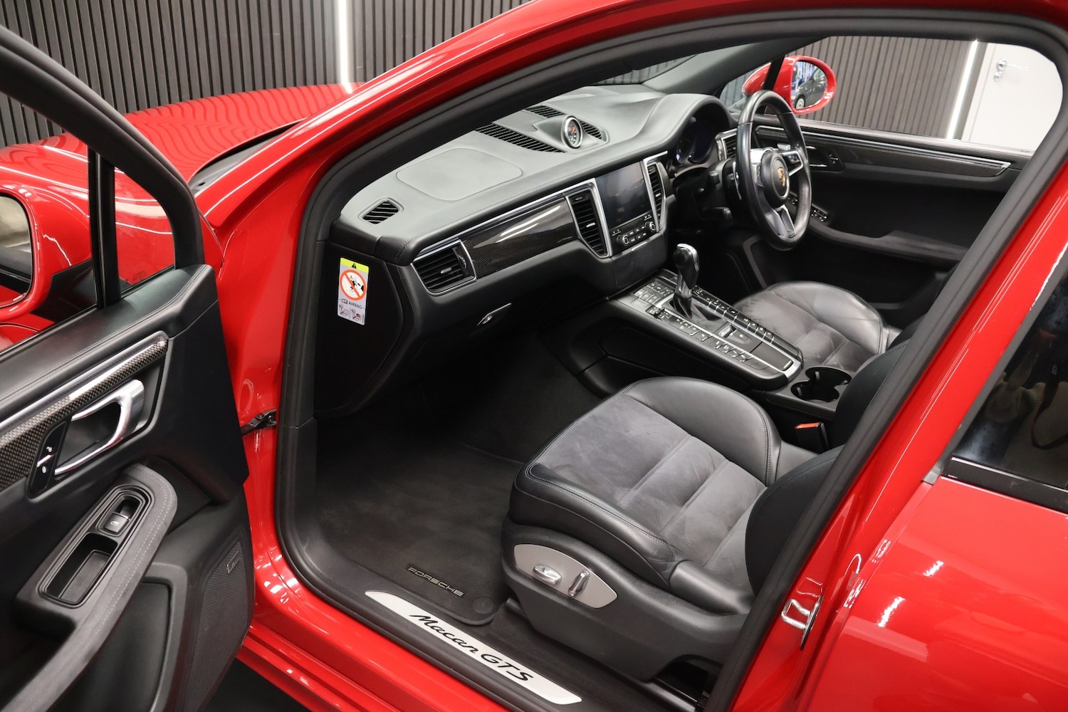 Used Porsche Macan 2016 for sale - 78025778: Photo 22