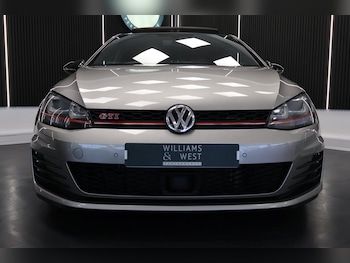 Used Volkswagen Golf 2015 for sale - 77781781: Photo