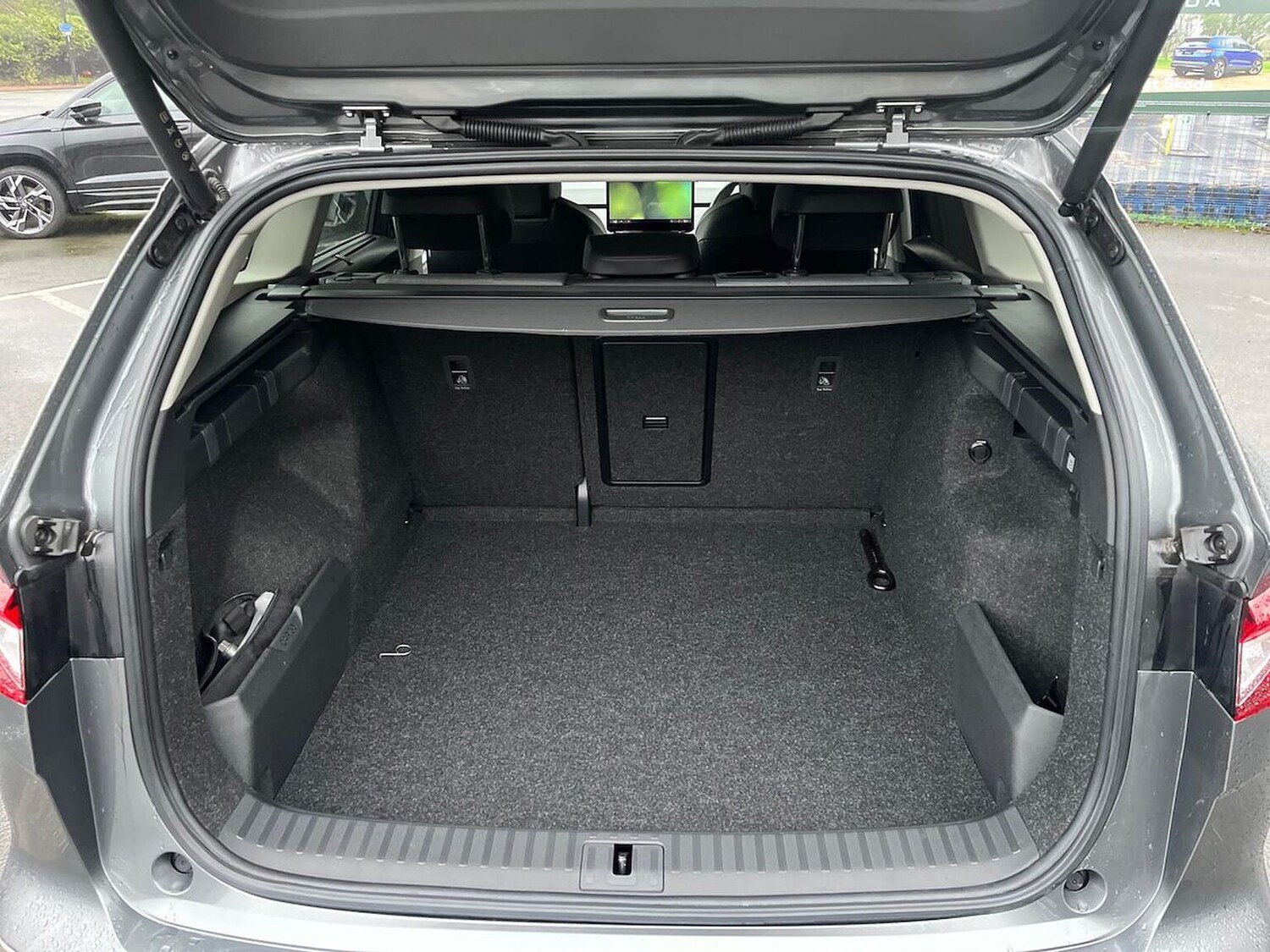 Used Skoda Enyaq 2025 for sale - 77896317: Photo 18