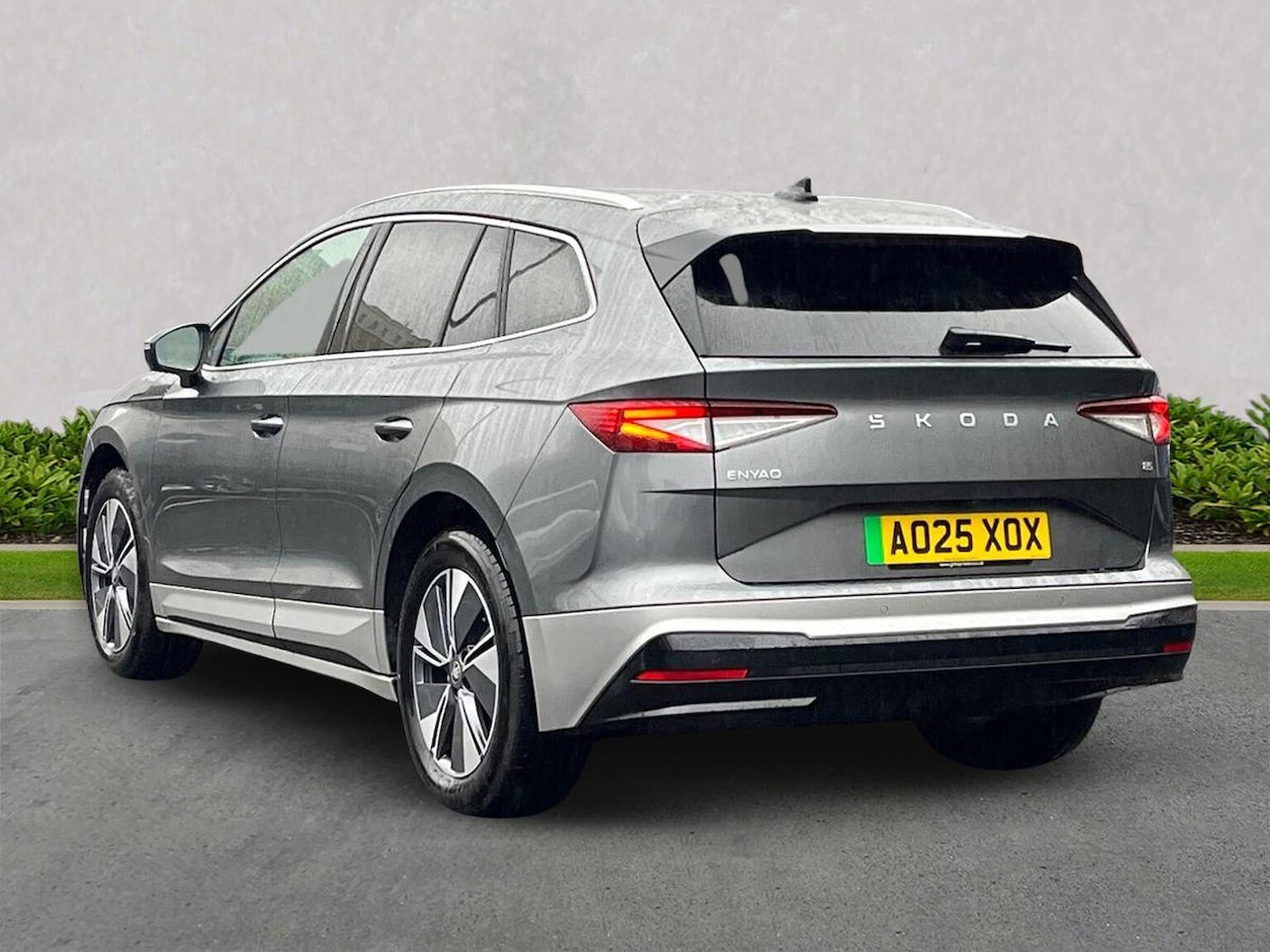 Used Skoda Enyaq 2025 for sale - 77896317: Photo 2